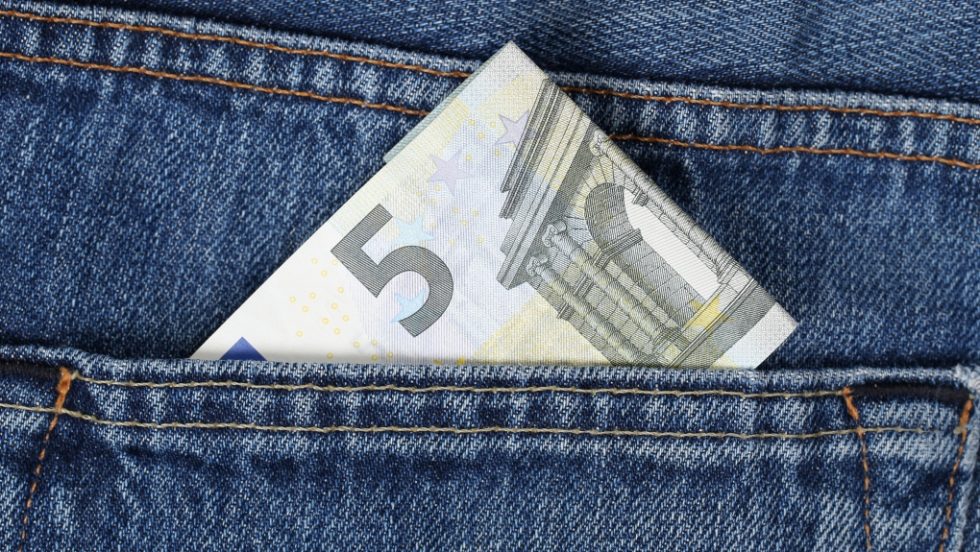 Οταν 1 στους 3 εργαζόμενους δεν έχει 5 ευρώ στην τσέπη